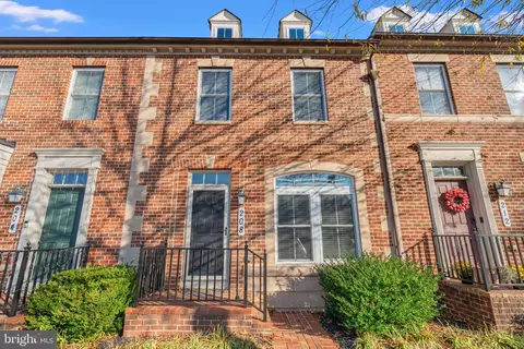 208 Parkview Ave, Gaithersburg, MD 20878