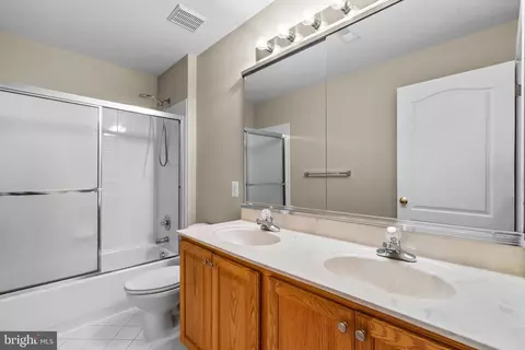 Bath - 18409 Polynesian Ln, Boyds, MD 20841 photo 1 of 5