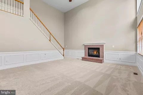 Living - 18409 Polynesian Ln, Boyds, MD 20841 photo 9 of 12