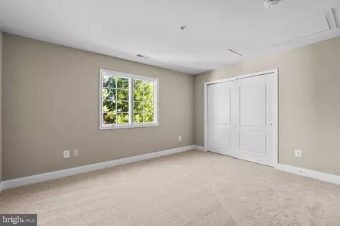 Bedroom - 18409 Polynesian Ln, Boyds, MD 20841 photo 5 of 7