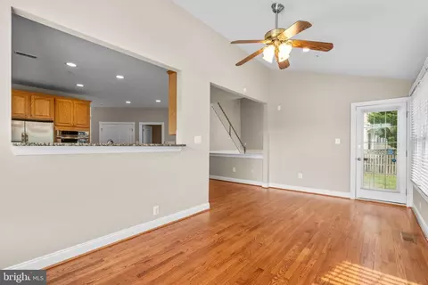 Living - 18409 Polynesian Ln, Boyds, MD 20841 photo 6 of 12