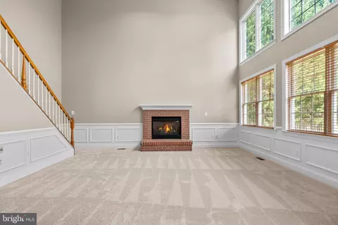 Living - 18409 Polynesian Ln, Boyds, MD 20841 photo 8 of 12