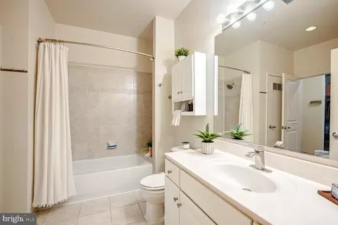 Bath - 8045 Newell St #323, Silver Spring, MD 20910 photo 1 of 1