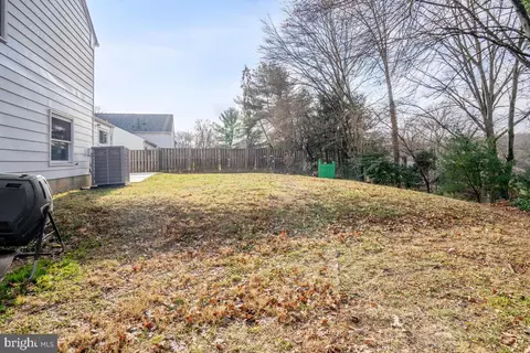 Exterior - 14004 Pond View Rd, Silver Spring, MD 20905 photo 4 of 5