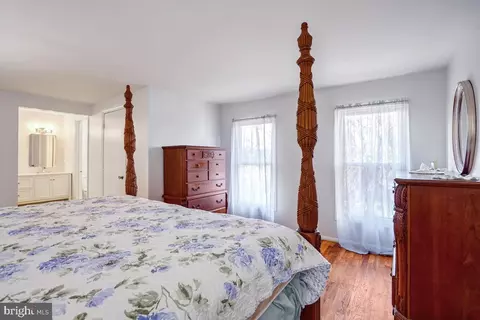 Bedroom - 14004 Pond View Rd, Silver Spring, MD 20905 photo 2 of 6