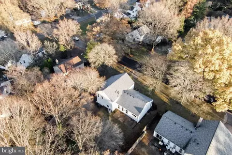 View/Area - 14004 Pond View Rd, Silver Spring, MD 20905 photo 2 of 3