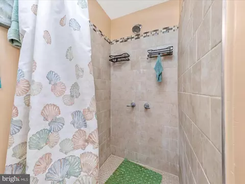 14901 Cobblestone Dr, Silver Spring, MD 20905 photo 38