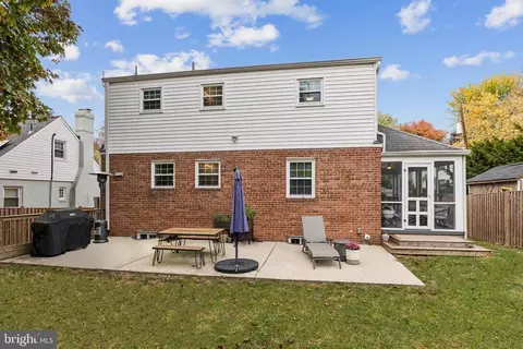 Exterior - 9411 Worth Ave, Silver Spring, MD 20901 photo 5 of 9