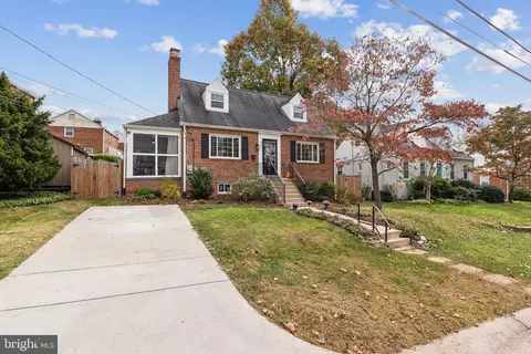 Exterior - 9411 Worth Ave, Silver Spring, MD 20901 photo 9 of 9
