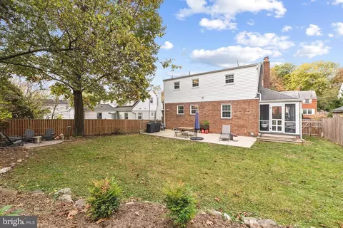 Exterior - 9411 Worth Ave, Silver Spring, MD 20901 photo 6 of 9