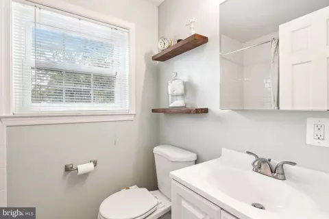 Bath - 9411 Worth Ave, Silver Spring, MD 20901 photo 2 of 2