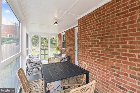 Exterior - 9411 Worth Ave, Silver Spring, MD 20901 photo 4 of 9
