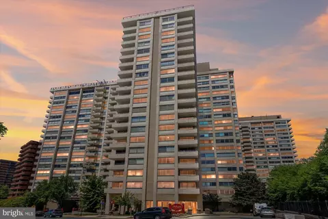 4515 Willard Ave #810S, Chevy Chase, MD 20815