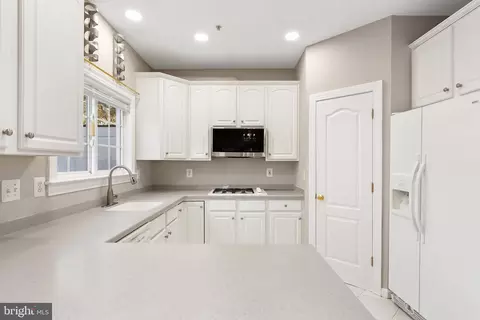 3320 Castle Ridge Cir #14, Silver Spring, MD 20904 photo 20
