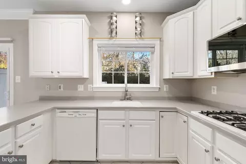 3320 Castle Ridge Cir #14, Silver Spring, MD 20904 photo 22