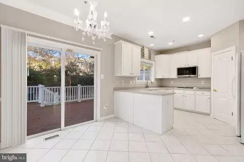 3320 Castle Ridge Cir #14, Silver Spring, MD 20904 photo 13