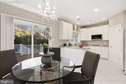 3320 Castle Ridge Cir #14, Silver Spring, MD 20904 photo 12