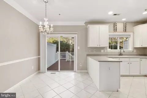 3320 Castle Ridge Cir #14, Silver Spring, MD 20904 photo 10