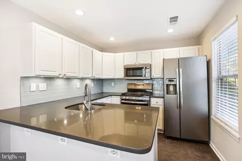 137 Timberbrook Ln #T2, Gaithersburg, MD 20878