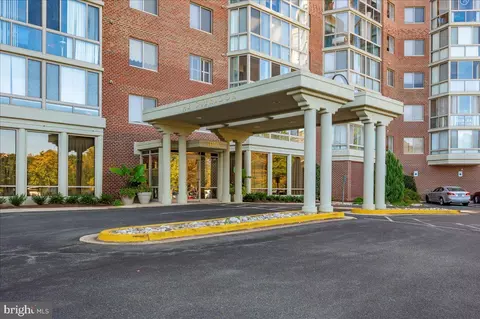 Exterior - 3100 N Leisure World Blvd #220, Silver Spring, MD 20906 photo 7 of 9