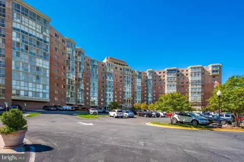 Exterior - 3100 N Leisure World Blvd #220, Silver Spring, MD 20906 photo 6 of 9
