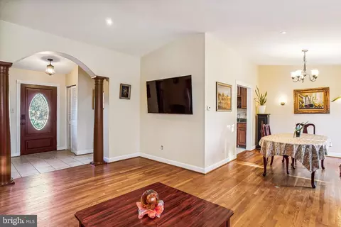 5 Foxhall Ct, Silver Spring, MD 20906 photo 5