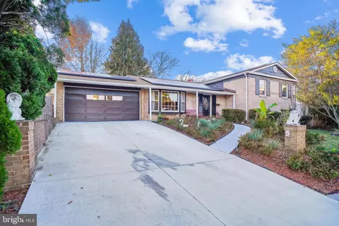 5 Foxhall Ct, Silver Spring, MD 20906 photo 2
