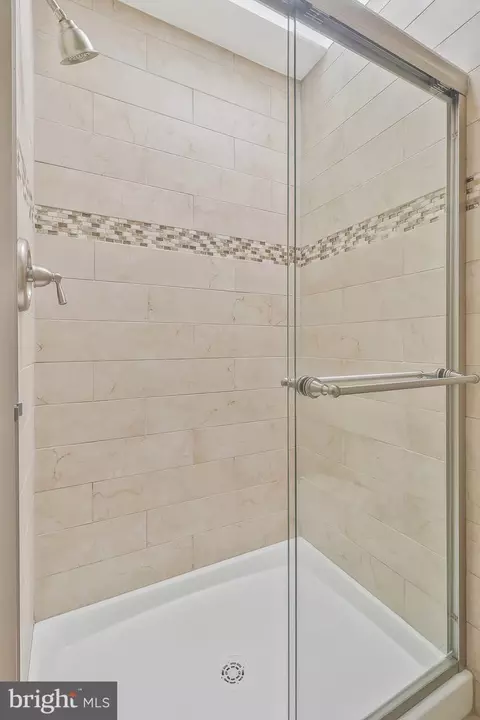 Bath - 14807 Hazelmoor Ct, Silver Spring, MD 20906 photo 10 of 12