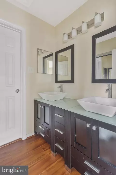 Bath - 14807 Hazelmoor Ct, Silver Spring, MD 20906 photo 3 of 12