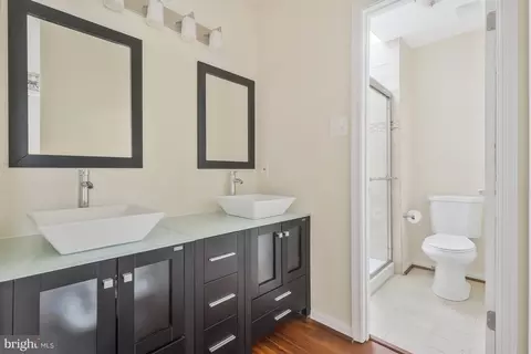 Bath - 14807 Hazelmoor Ct, Silver Spring, MD 20906 photo 7 of 12