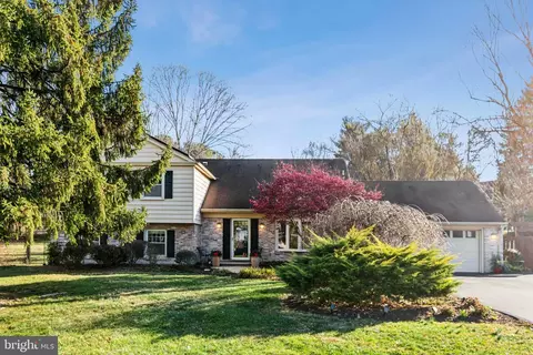 4212 Flower Valley Dr, Rockville, MD 20853