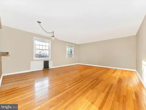 Living - 8331 Grubb Rd #G-301, Silver Spring, MD 20910 photo 2 of 3