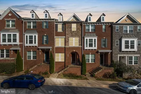 43 Fairbanks Dr, Gaithersburg, MD 20877