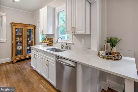 9715 Capitol View Ave, Silver Spring, MD 20910 photo 24