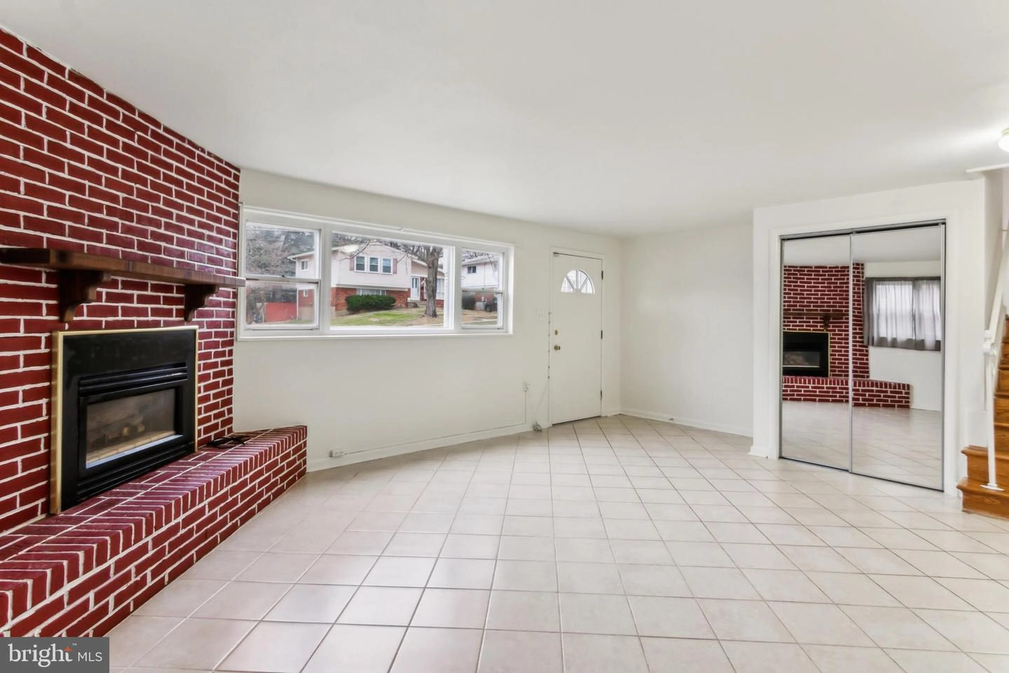 Living - 13118 Holdridge Rd, Silver Spring, MD 20906 photo 3 of 8