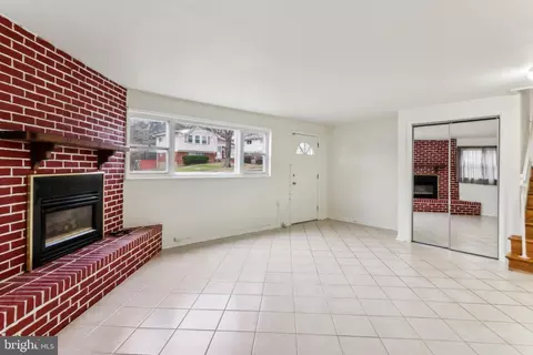 Living - 13118 Holdridge Rd, Silver Spring, MD 20906 photo 3 of 8