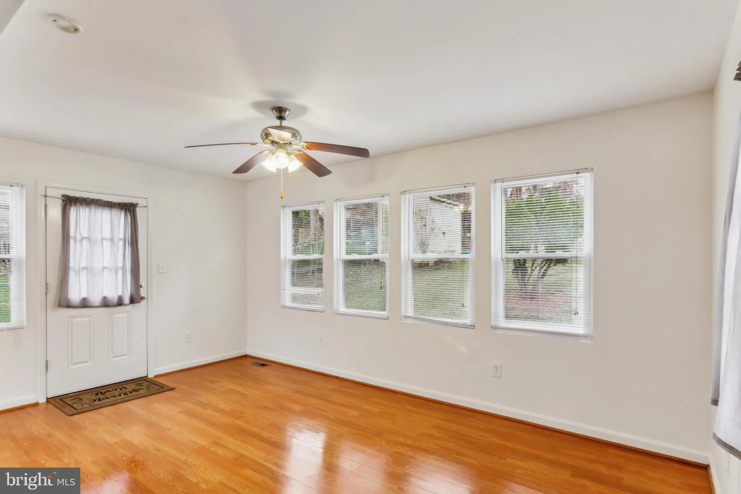 Living - 13118 Holdridge Rd, Silver Spring, MD 20906 photo 7 of 8