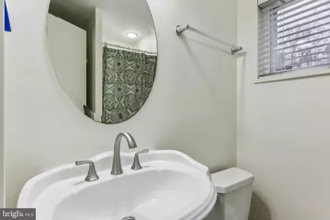 Bath - 13118 Holdridge Rd, Silver Spring, MD 20906 photo 1 of 1