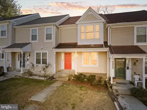 12120 Flag Harbor Dr, Germantown, MD 20874