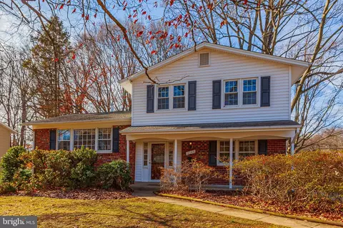 5106 Russett Rd, Rockville, MD 20853