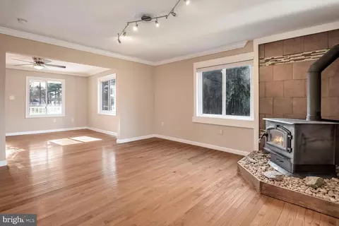 Living - 103 Old Bonifant Rd, Silver Spring, MD 20905 photo 3 of 5