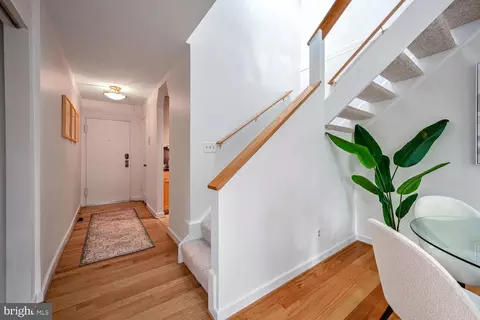 2226 Washington Ave #202, Silver Spring, MD 20910 photo 3