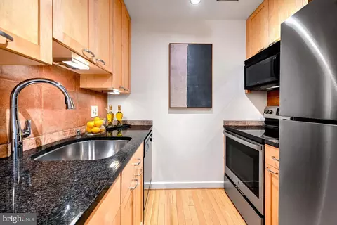 2226 Washington Ave #202, Silver Spring, MD 20910 photo 12