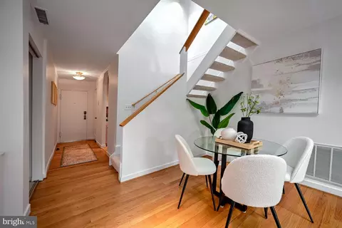 2226 Washington Ave #202, Silver Spring, MD 20910 photo 4