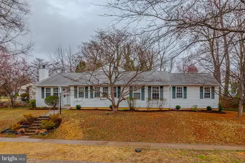 1600 Coral Sea Dr, Rockville, MD 20851