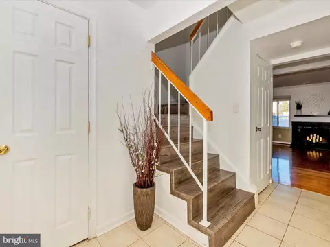 17456 Hoskinson Rd, Poolesville, MD 20837 photo 4