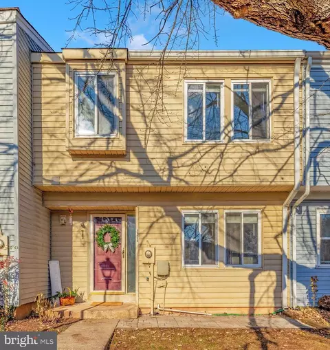 17456 Hoskinson Rd, Poolesville, MD 20837