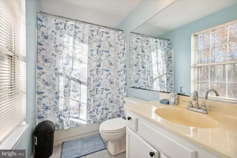 Bath - 14910 Carriage Square Dr, Silver Spring, MD 20906 photo 2 of 2