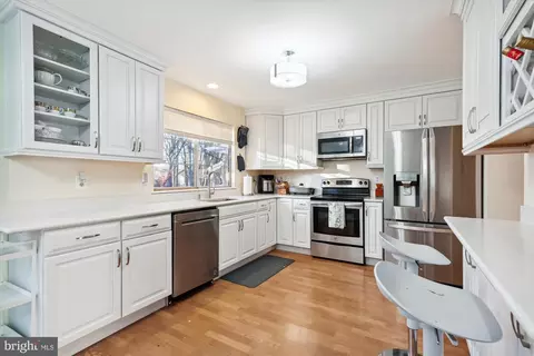 Kitchen - 14910 Carriage Square Dr, Silver Spring, MD 20906 photo 2 of 2