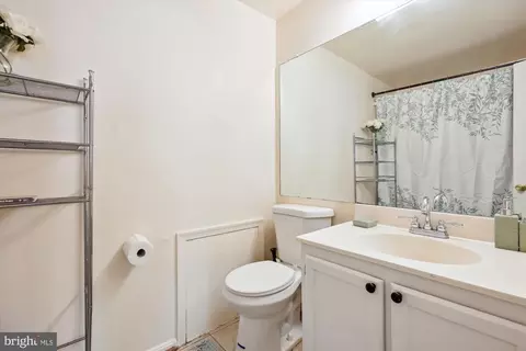 Bath - 14910 Carriage Square Dr, Silver Spring, MD 20906 photo 1 of 2